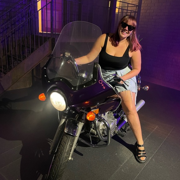 Meet your Posher, Robin - Picture 1 of 7